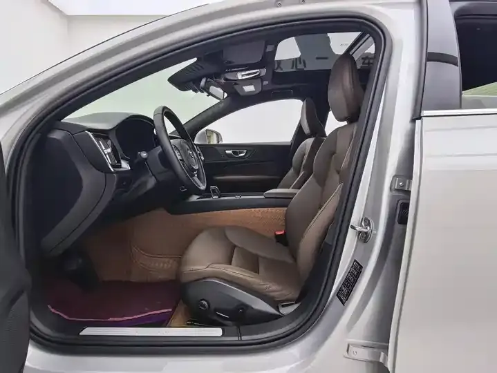 Volvo S60 2023 B4 Zhiyi Deluxe Edition 10