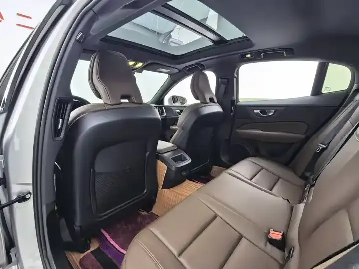 Volvo S60 2023 B4 Zhiyi Deluxe Edition 6