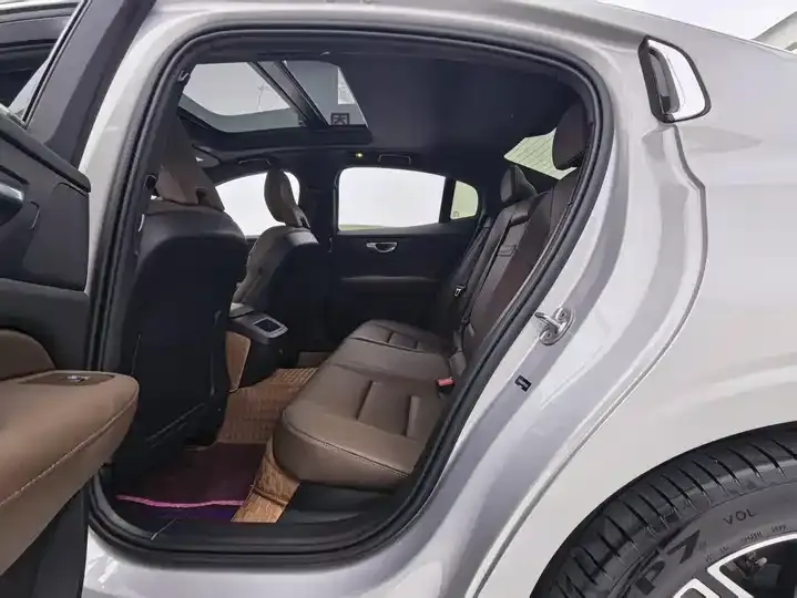 Volvo S60 2023 B4 Zhiyi Deluxe Edition 7