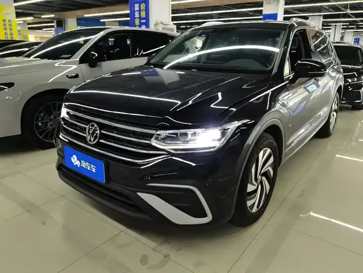 Tiguan L 2023 300TSI Automatic Two-Drive Smart Edition - View 1