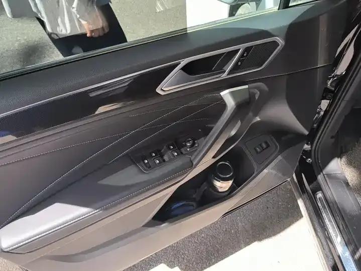 Tiguan L 2023 300TSI Automatic Two-Drive Smart Edition 7