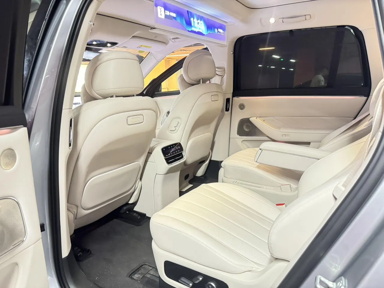 AITO 2025 AITO M8 Ultra 53.4kWh 6-seat automatic gear 6