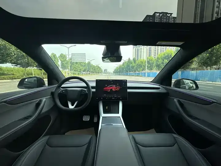 Model Y 2026 rear-wheel drive version 5