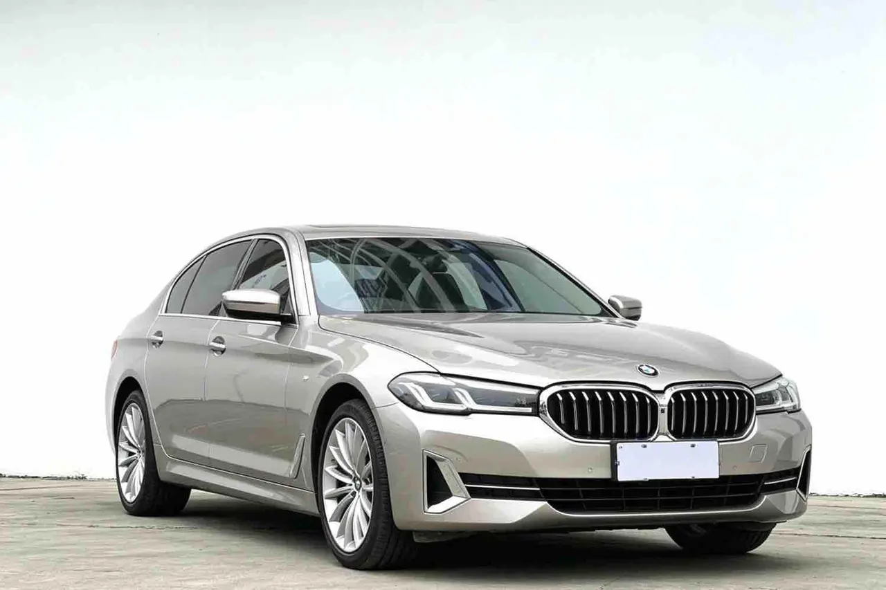 BMW 5 Series 2022 530Li 2.0T Premium Luxury Suit Automatic Gear 3