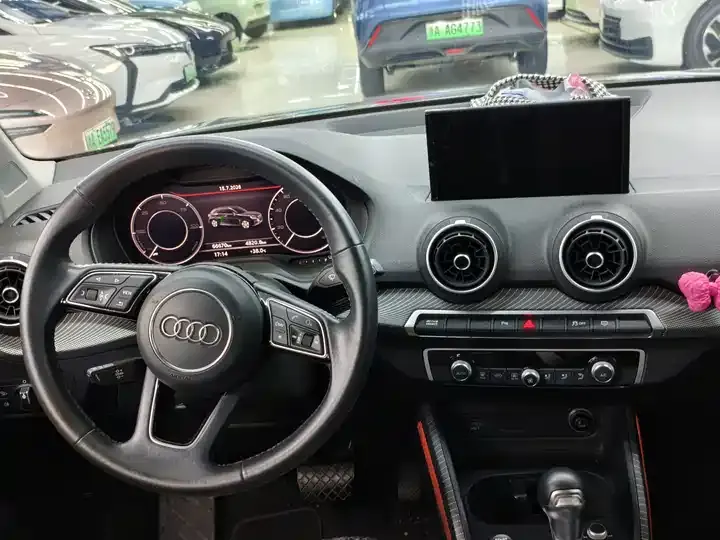 Audi Q2L e-tron 2019 Q2L e-tron Pure Electric Intelligence 12