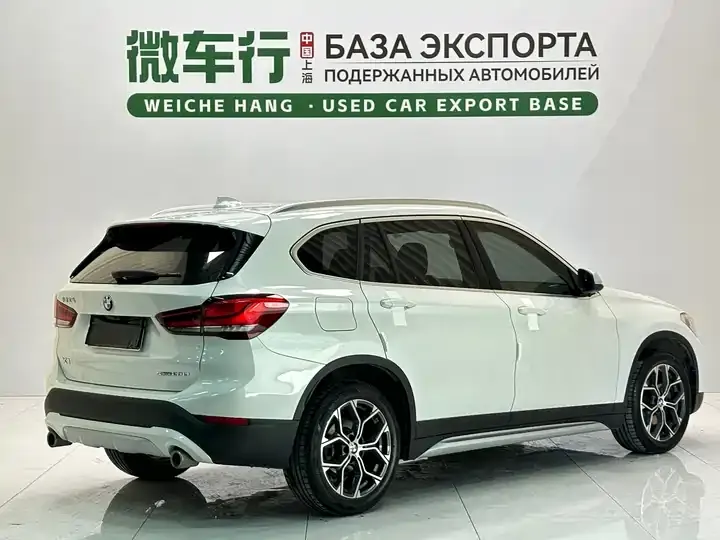 BMW X1 2022 sDrive20Li exclusive type 4