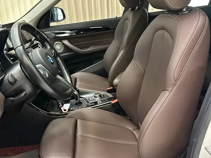 BMW X1 2022 sDrive20Li exclusive type 8