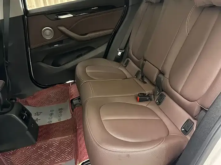 BMW X1 2022 sDrive20Li exclusive type 9