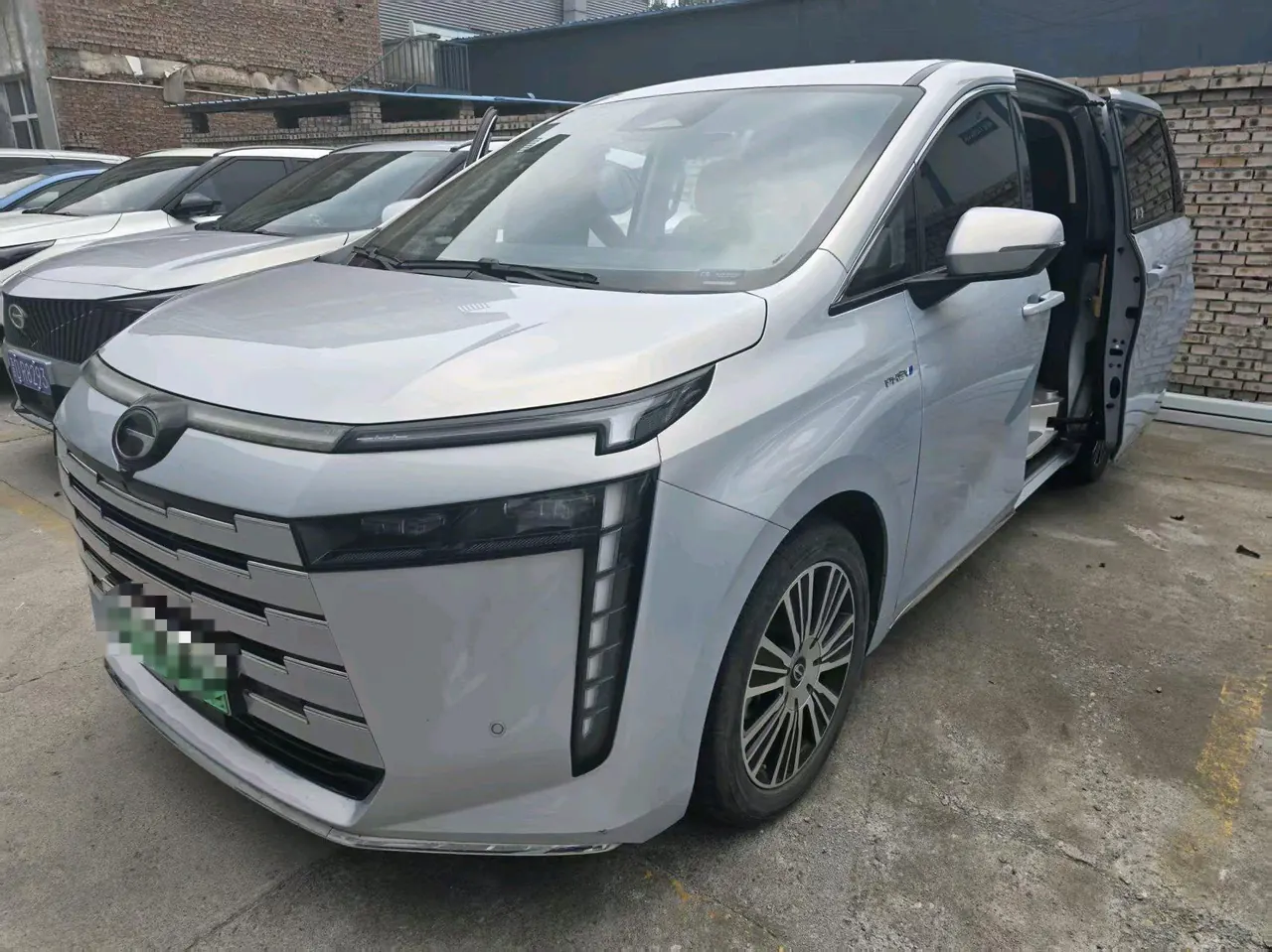 GAC Trumpchi 2024 E8 2.0 150km MAX Automatic Transmission 3