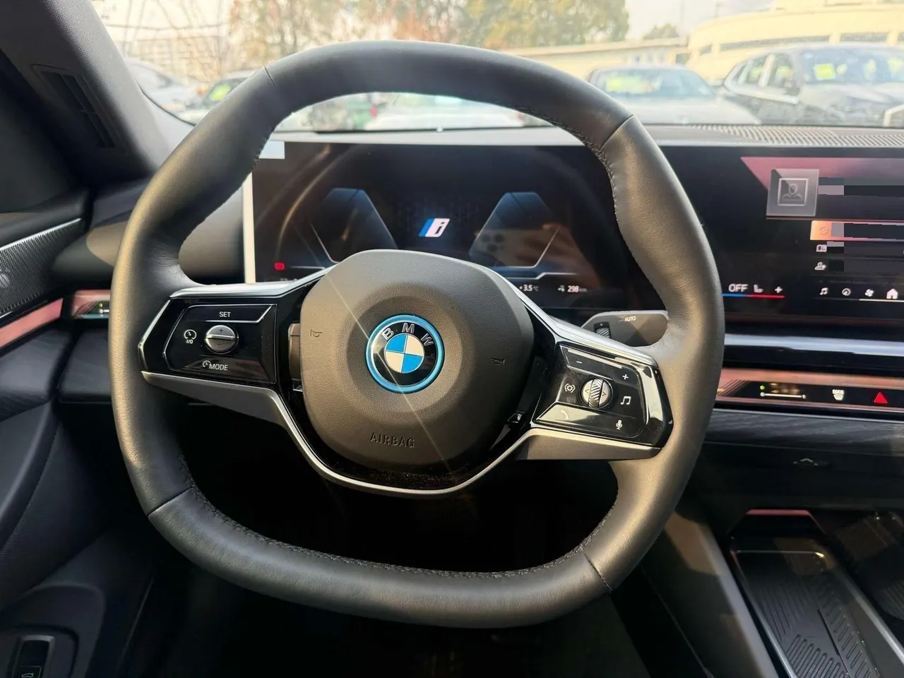 BMW 2024 i5 eDrive 35L Premium Luxury Suit Automatic Gear 10