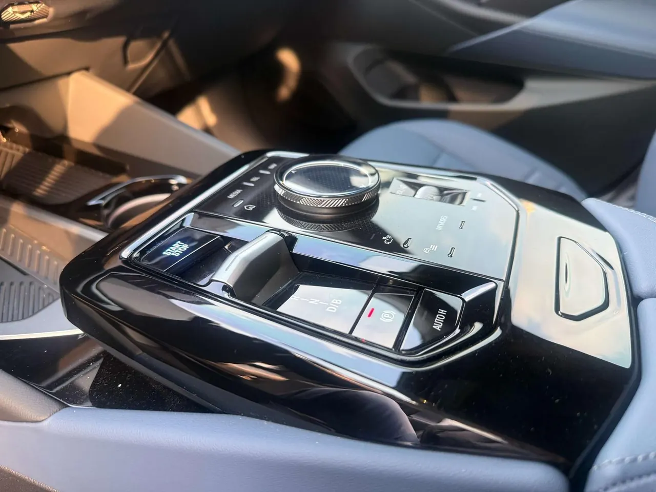 BMW 2024 i5 eDrive 35L Premium Luxury Suit Automatic Gear 5