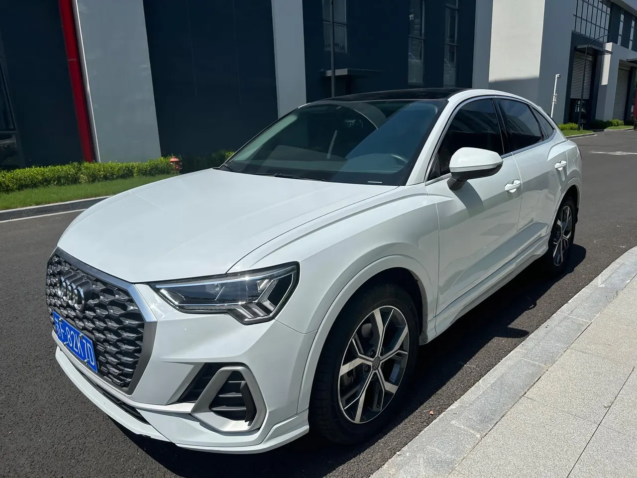 Audi 2020 Q3 Sportback 2.0TFSI 40TFSI Fashion Automatic - View 1