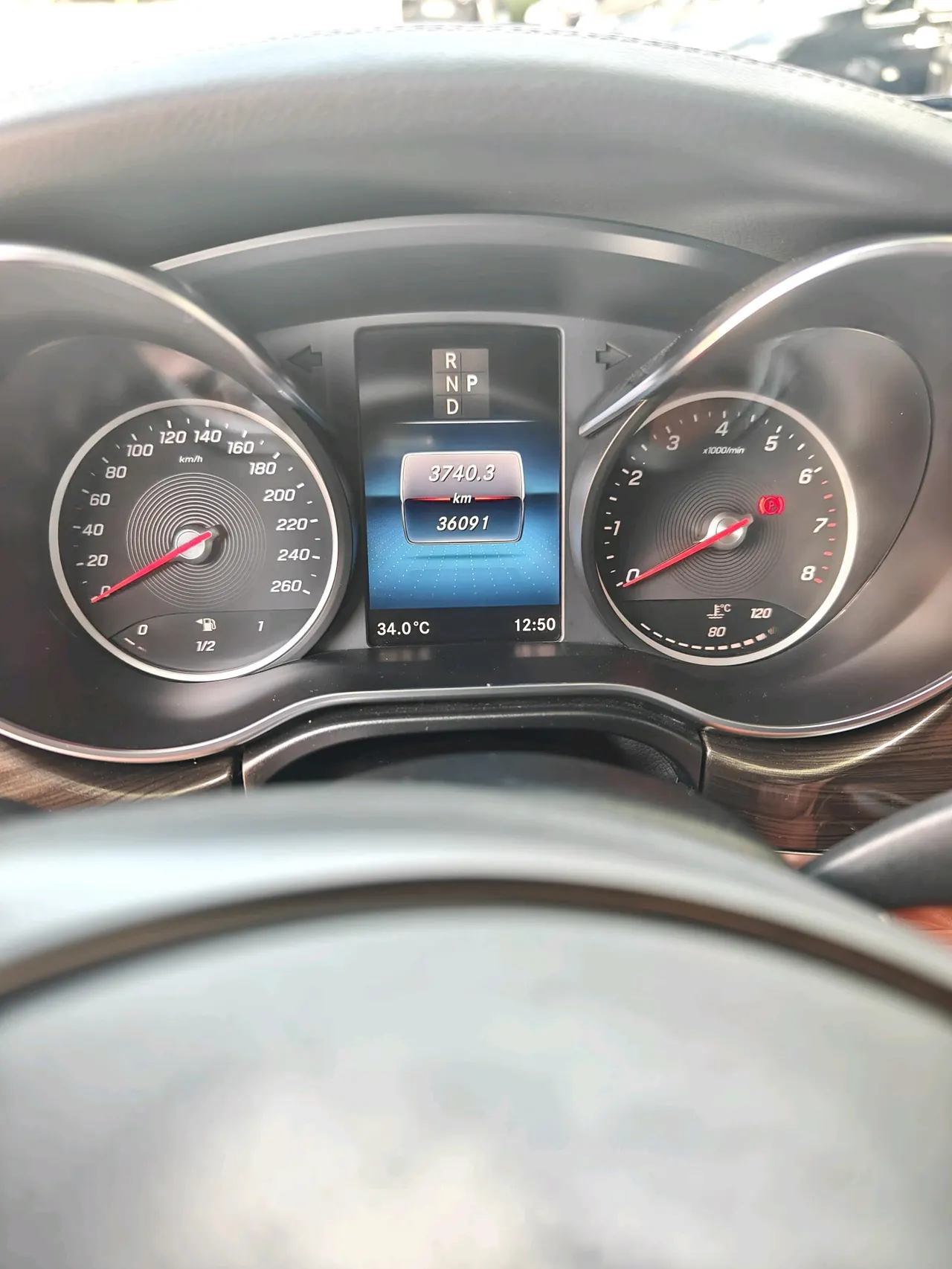 Mercedes Benz V 2022V 260 L 2.0T Deluxe Edition Automatic Gear 10