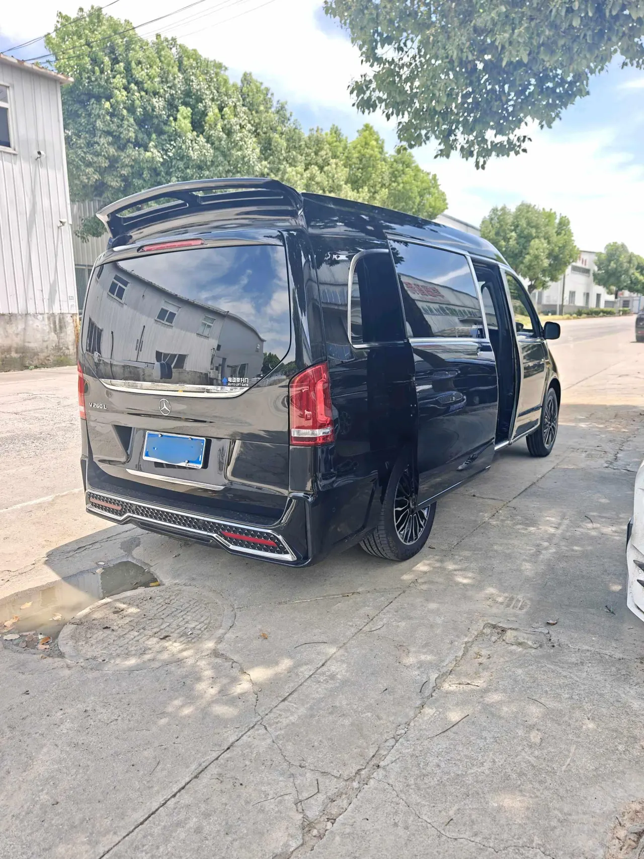 Mercedes Benz V 2022V 260 L 2.0T Deluxe Edition Automatic Gear 7