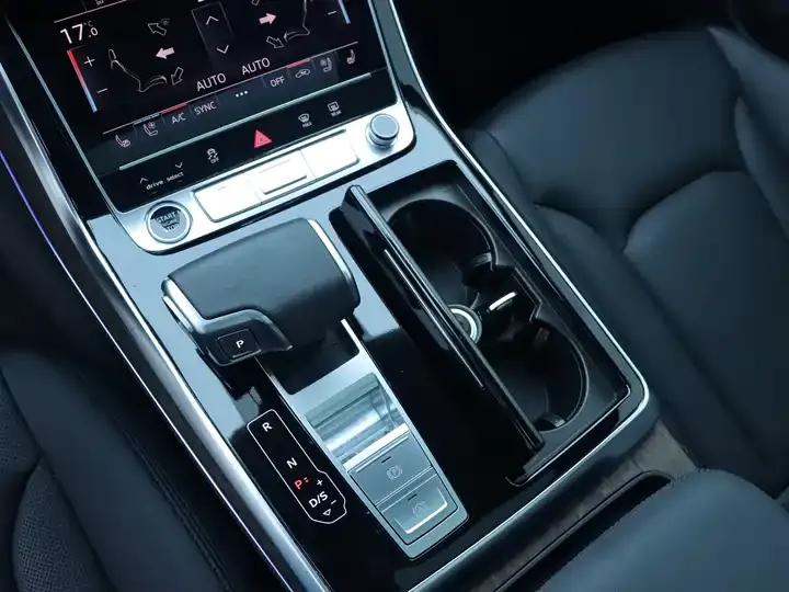 Audi Q7 2023 45 TFSI quattro S line Sport 12