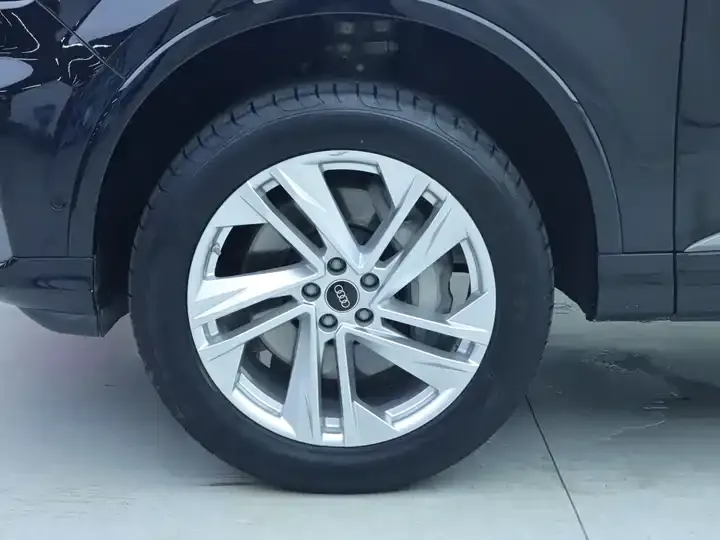 Audi Q7 2023 45 TFSI quattro S line Sport 4