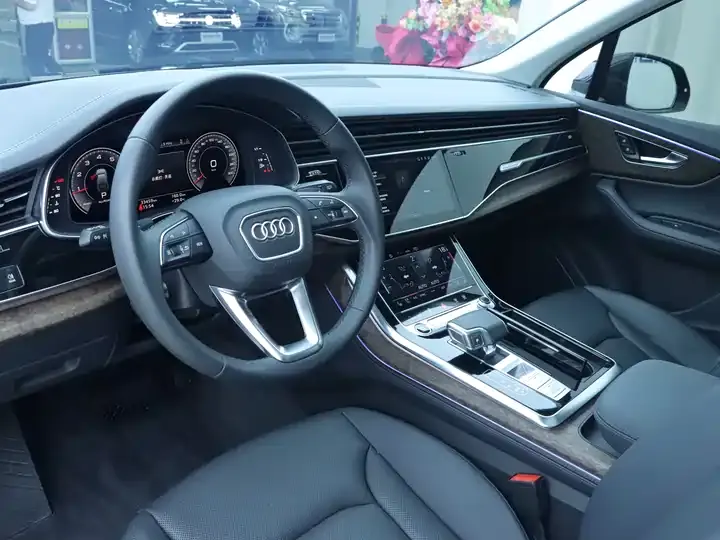 Audi Q7 2023 45 TFSI quattro S line Sport 6
