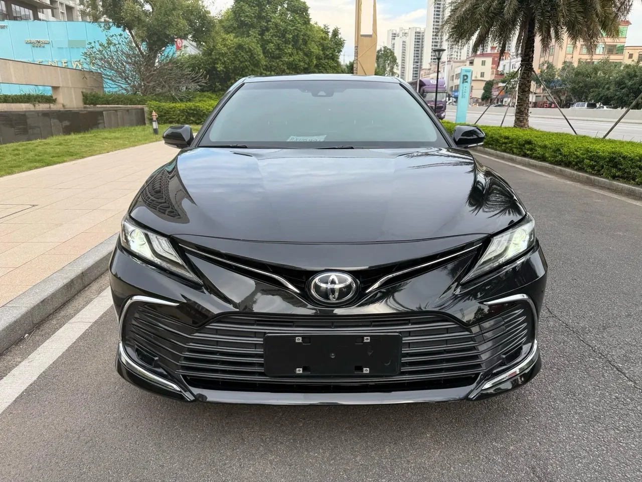 Toyota 2021 Camry 2.5G Deluxe Edition Automatic Gear 10