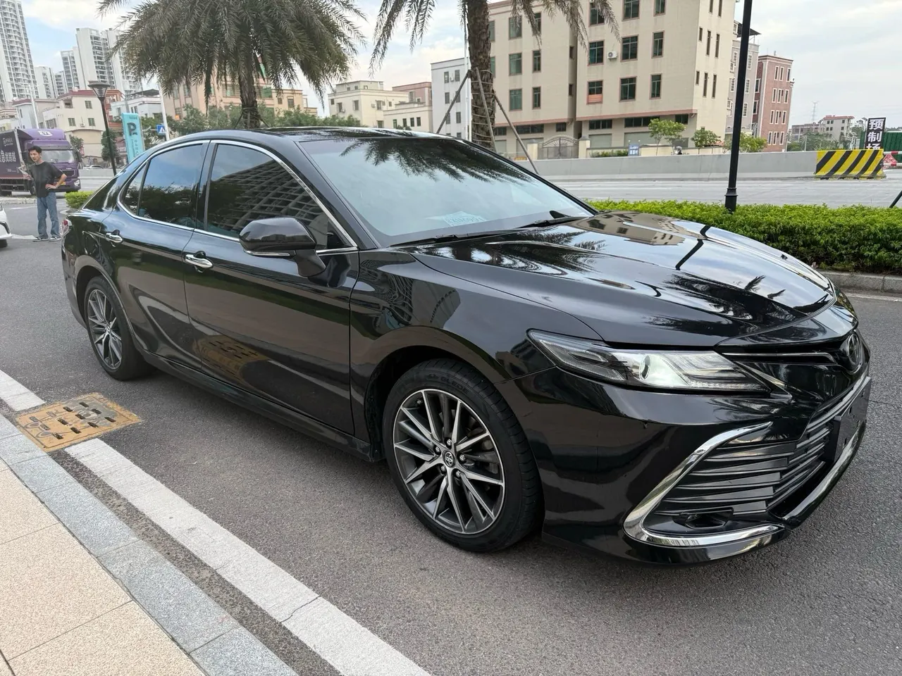 Toyota 2021 Camry 2.5G Deluxe Edition Automatic Gear 3