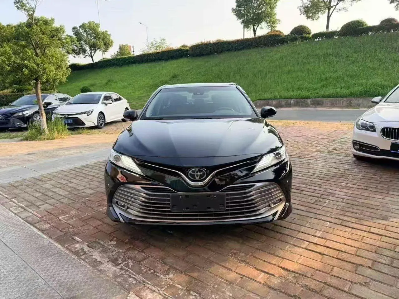 Toyota 2021 Camry 2.5G Deluxe Edition Automatic Gear 2