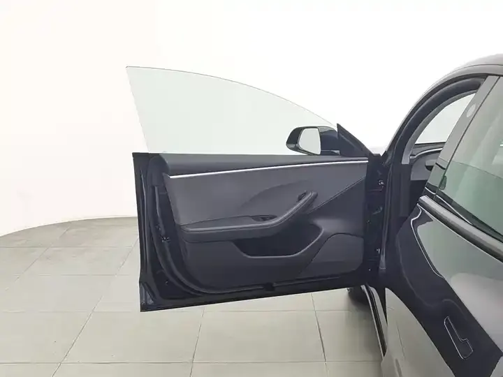 Model 3 2023 rear-wheel drive version 8