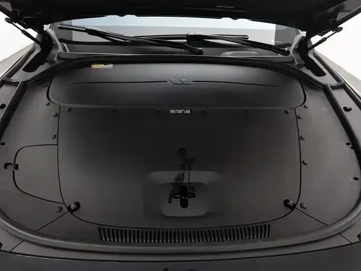 Li ONE 2021 extended 6-seat version 6