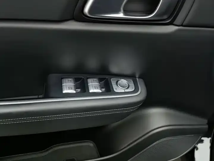 Li ONE 2021 extended 6-seat version 9
