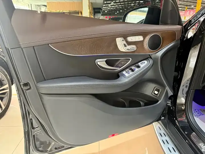 Mercedes Benz GLC 2021 GLC 260 L 4MATIC Luxury 9