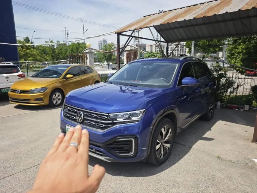 Open image lightbox: Volkswagen 2020 GTE 1.4T Luxury Automatic Gear