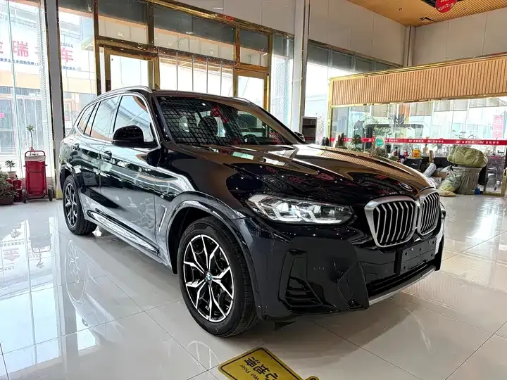 BMW X3 2022 xDrive25i M sports suit 3