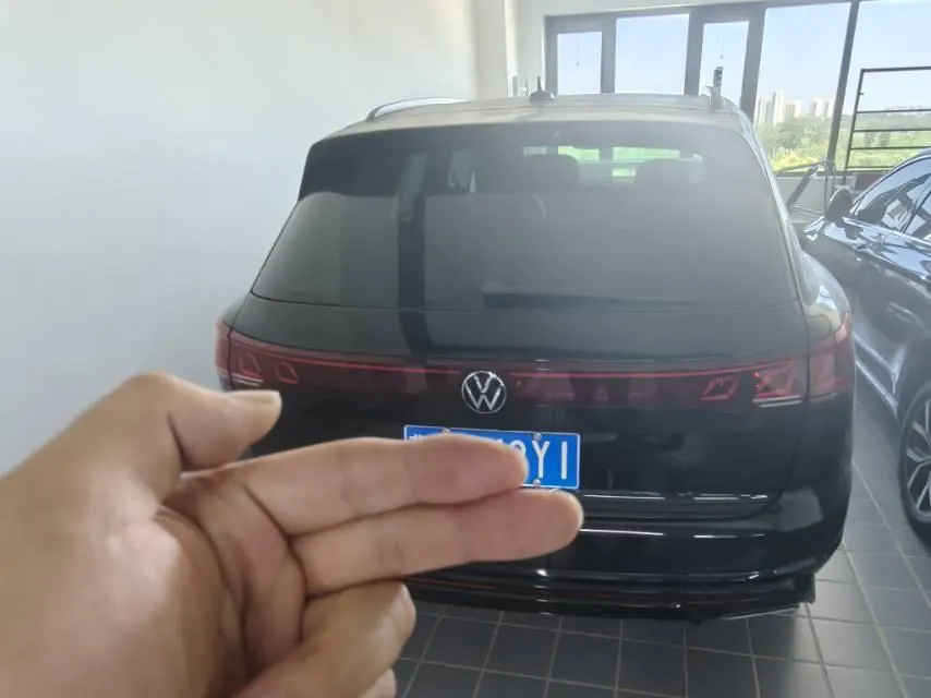 Volkswagen Touareg (Imported) 2026 Touareg 3.0TSI Sharp Edition Obsidian Black Sports Suit Automatic Gear 3