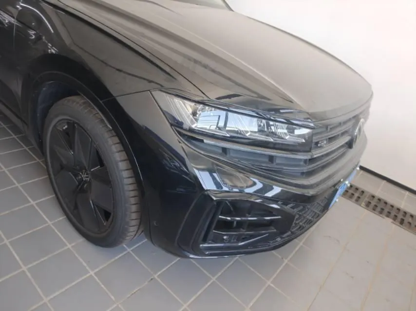 Volkswagen Touareg (Imported) 2026 Touareg 3.0TSI Sharp Edition Obsidian Black Sports Suit Automatic Gear 6