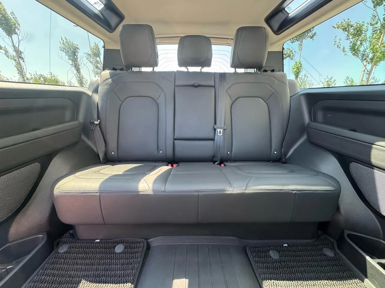 Land Rover Guard (Imported) 2023 Guard 90 48V 3.0T P400 XS Automatic Gear 5
