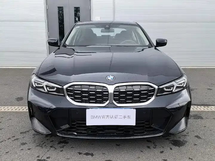 BMW 3 Series 2025 325i M Sports Suit 3