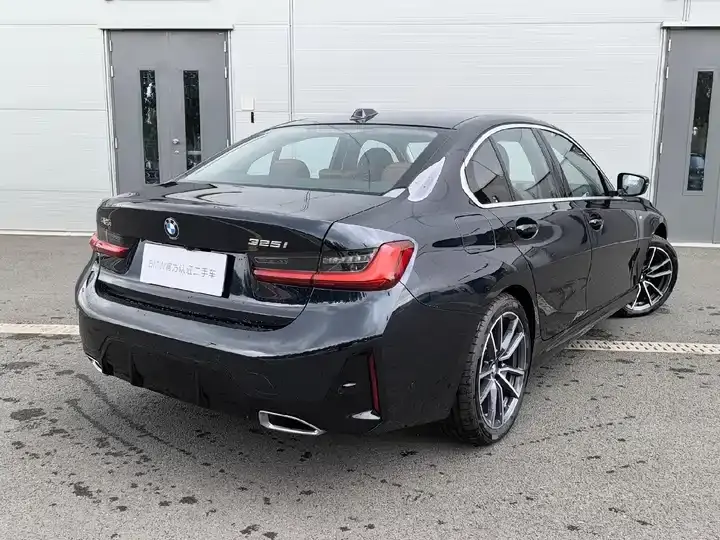 BMW 3 Series 2025 325i M Sports Suit 8