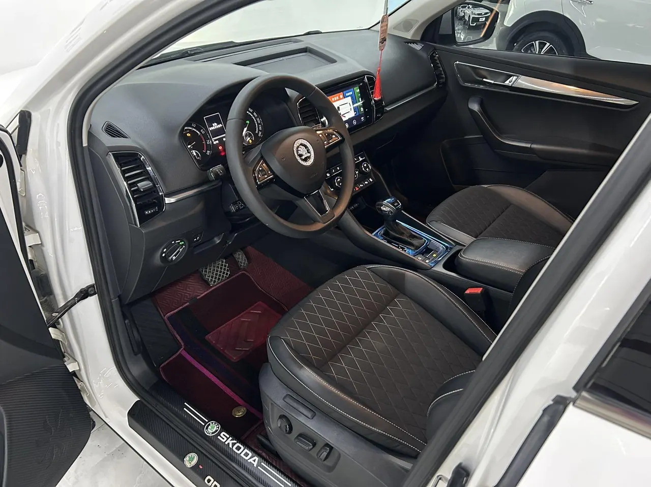 Skoda 2022 Keluoke 1.4TSI TSI280 Premium Edition Automatic Gear 3