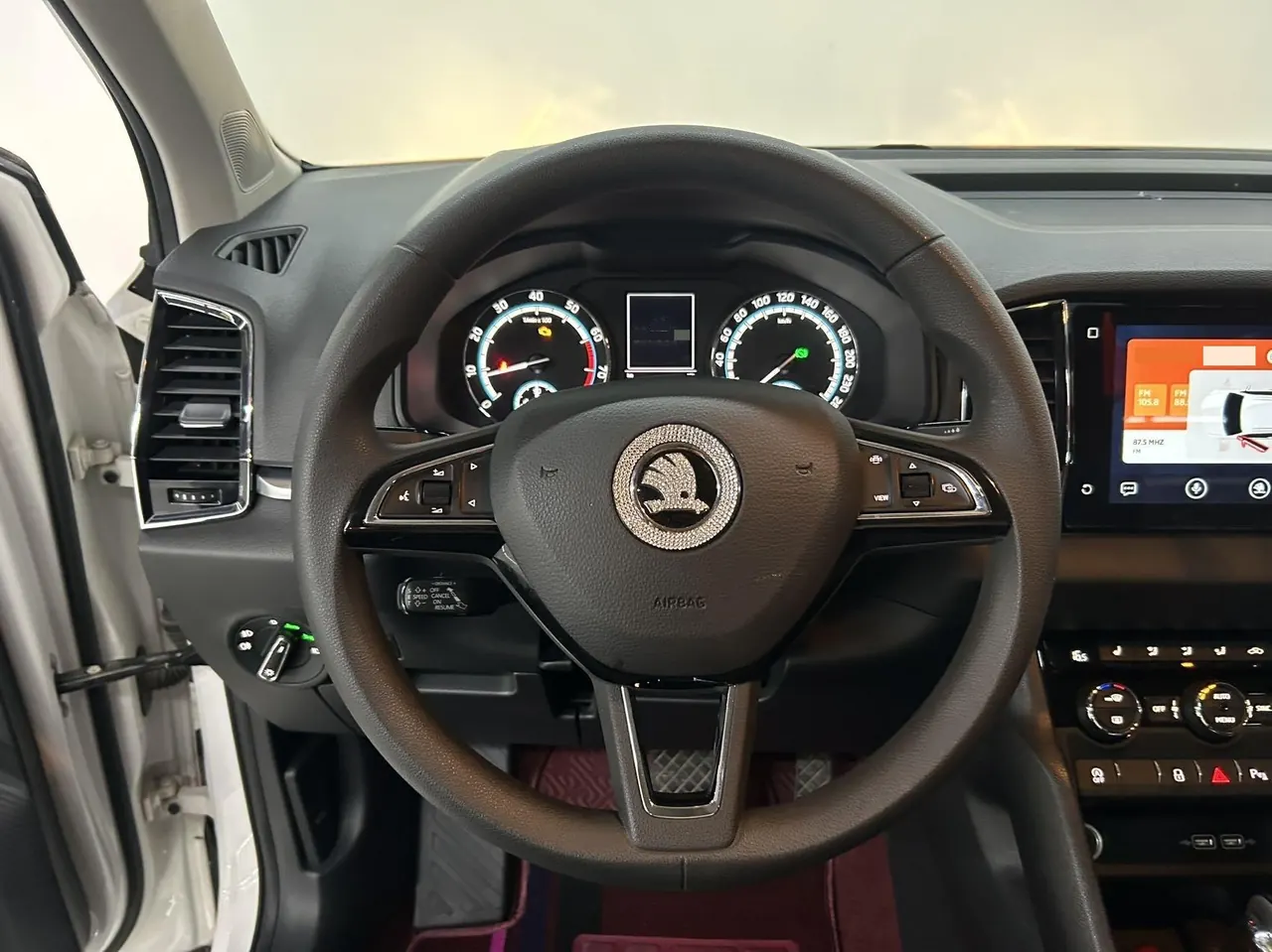 Skoda 2022 Keluoke 1.4TSI TSI280 Premium Edition Automatic Gear 6