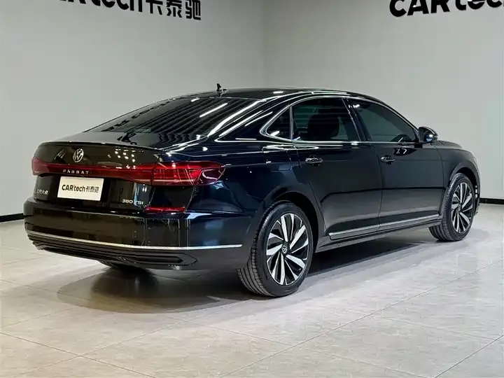 Passat 2025 outstanding 330TSI Elite Edition 4