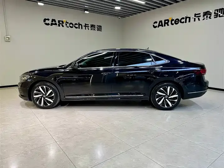 Passat 2025 outstanding 330TSI Elite Edition 7