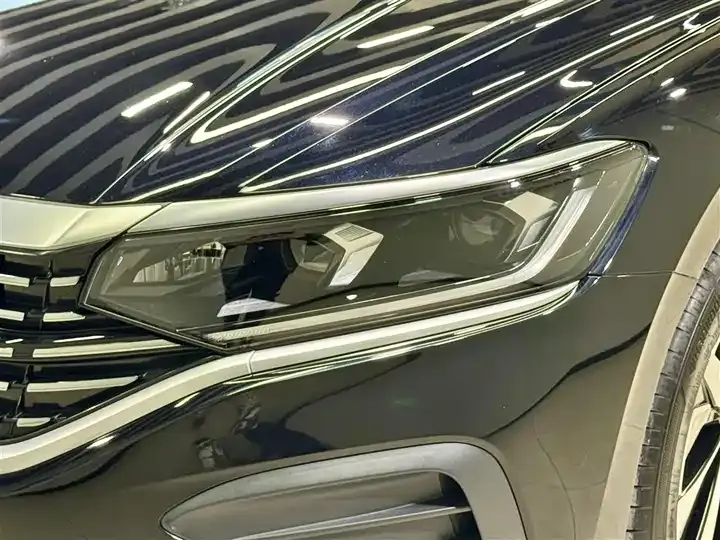 Passat 2025 outstanding 330TSI Elite Edition 8