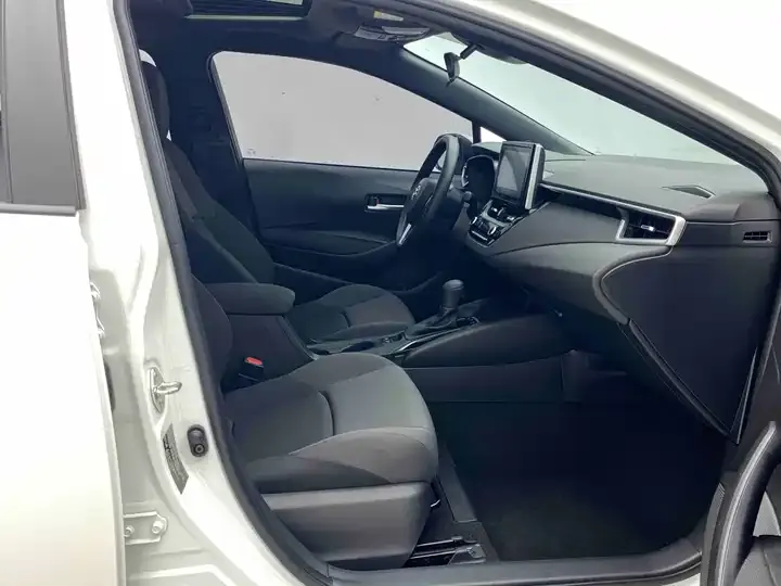 Levin 2022 185T CVT Luxury Edition 11