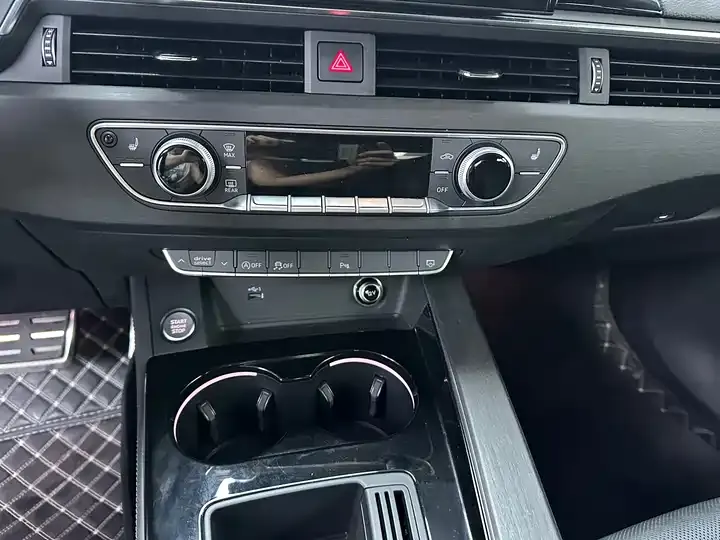 Audi A4L 2024 40 TFSI Deluxe Dynamic 10