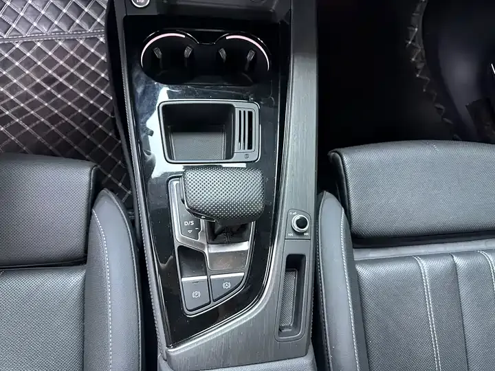 Audi A4L 2024 40 TFSI Deluxe Dynamic 11