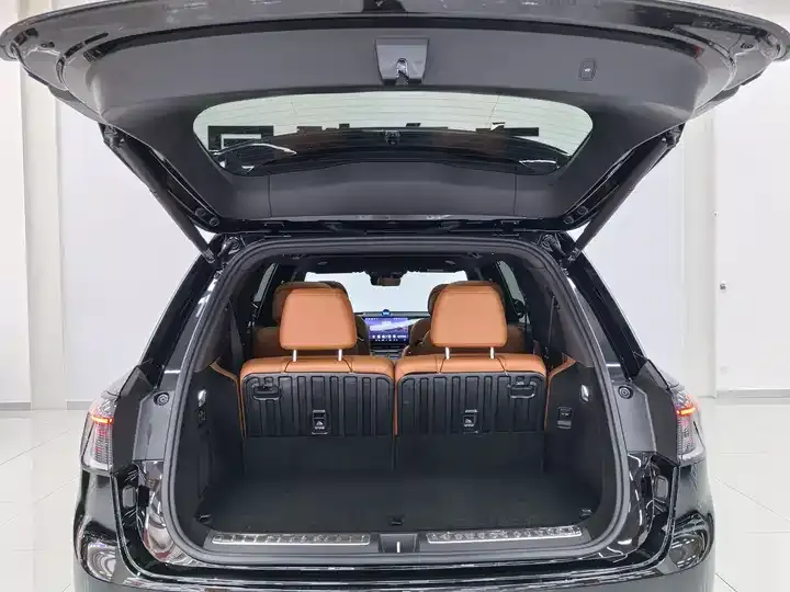 AITO M9 2024 extended range Max version 42kWh 6-seat version 12