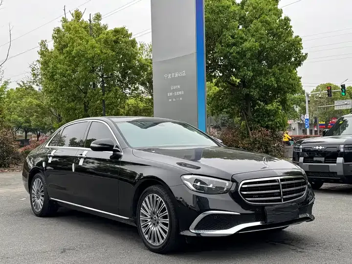 Mercedes Benz E-Class 2023 E 300 L Luxury Model 3
