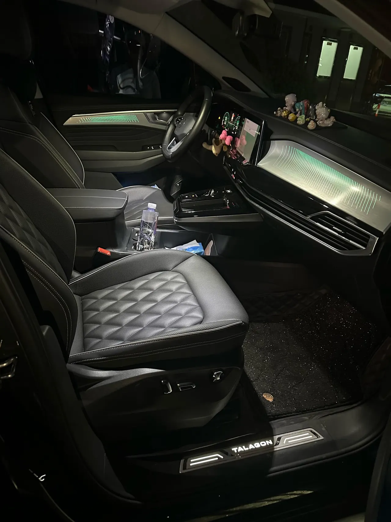 Volkswagen 2024 2.5TSI 530TSI 4-wheel-drive flagship Victory Pro 6-seat automatic gear 8