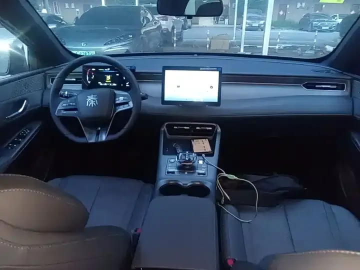Qin PLUS 2025 DM-i Smart Driving Edition 55KM Leading Model 10