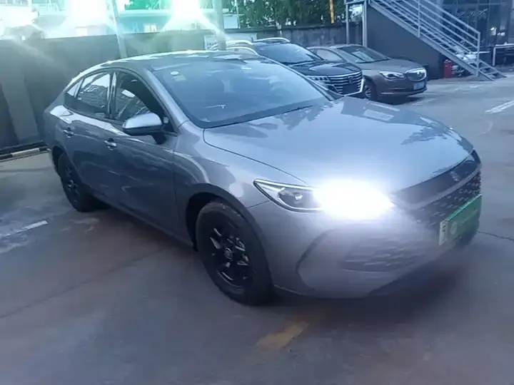 Qin PLUS 2025 DM-i Smart Driving Edition 55KM Leading Model 4