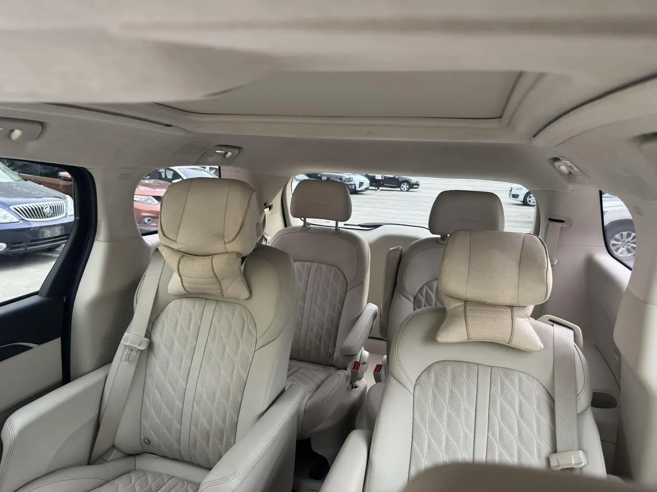 Buick 2022 GL8 Avenir 48V 2.0T Six-seat Hyun Edition Automatic Gear 5