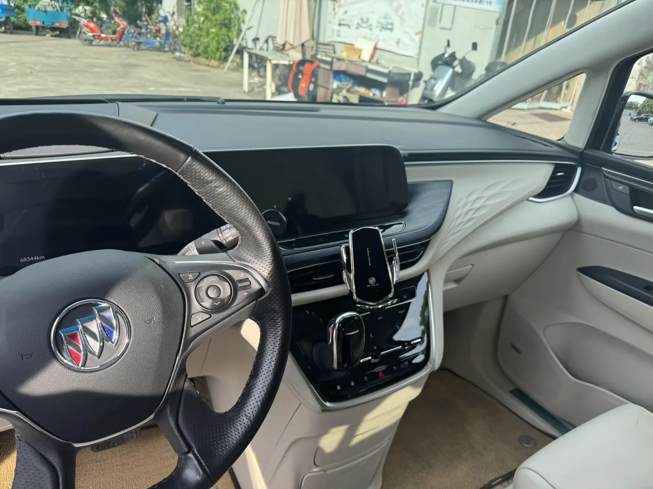 Buick 2022 GL8 Avenir 48V 2.0T Six-seat Hyun Edition Automatic Gear 6